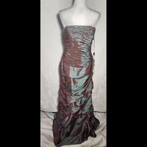 (30)NWT Night Moves Gown Iridescent green/purple color, 12